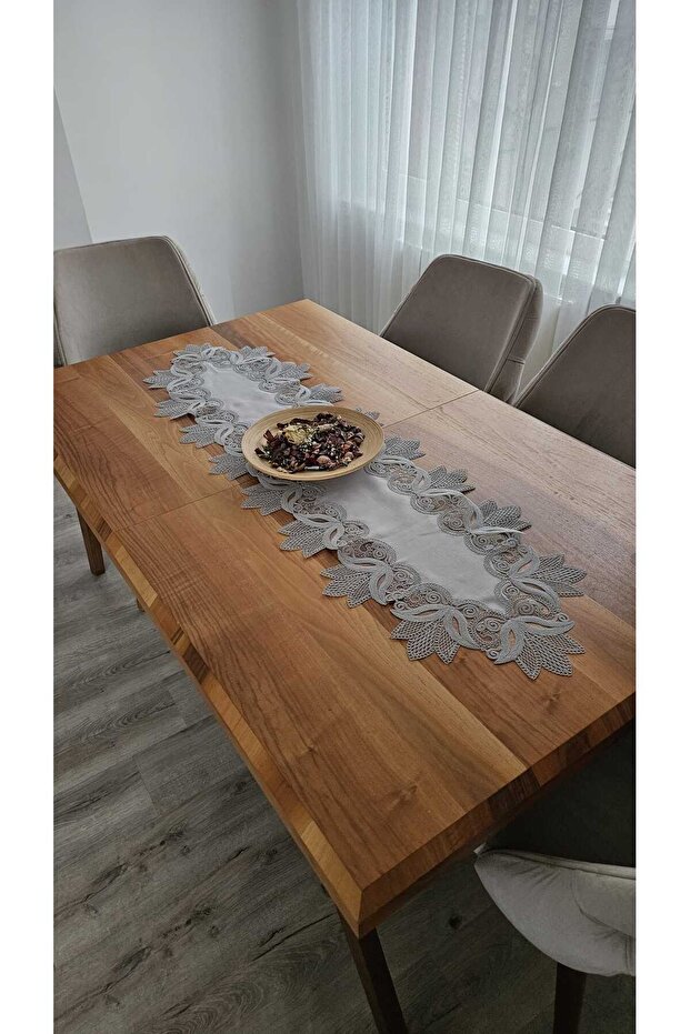 Luxurious French Lace Linen Gardeya Runner