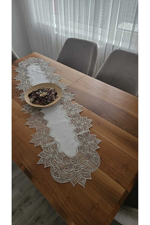 Luxurious French Lace Linen Gardeya Runner