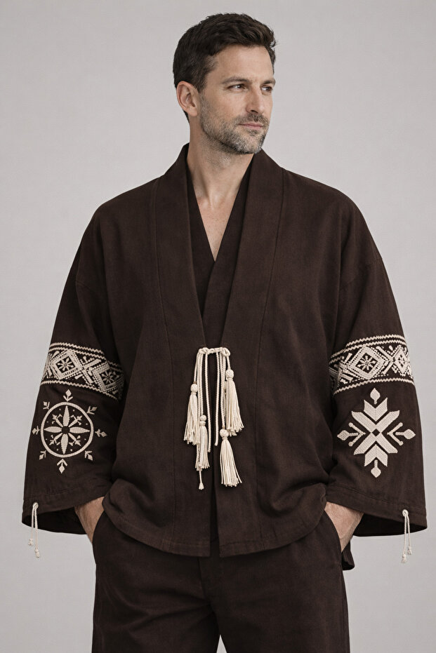 Ethnic Patterned Men's Kimono Jacket – Embroidery Detail, Natural Fabric