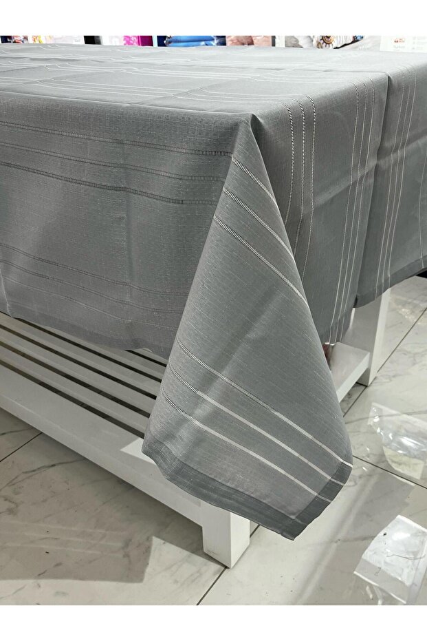 مفرش طاولة مخطط 160 × 220