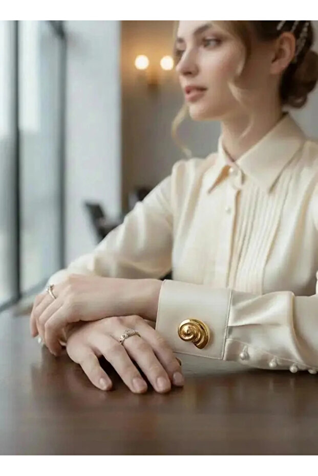 Brass Gold Color Oyster 2-Piece Shirt Button Set Women's Cufflinks
