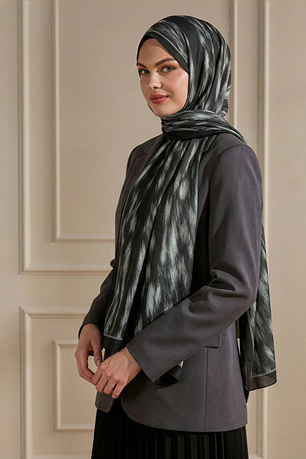 شال عضوي أسود منقوش بنمط بامبي مع حواف مزخرفة موديل 3