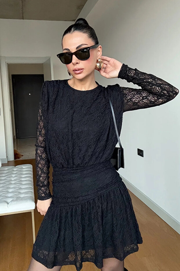 Siyah Bel Drapeli Dantelli Kısa Elbise - 3
