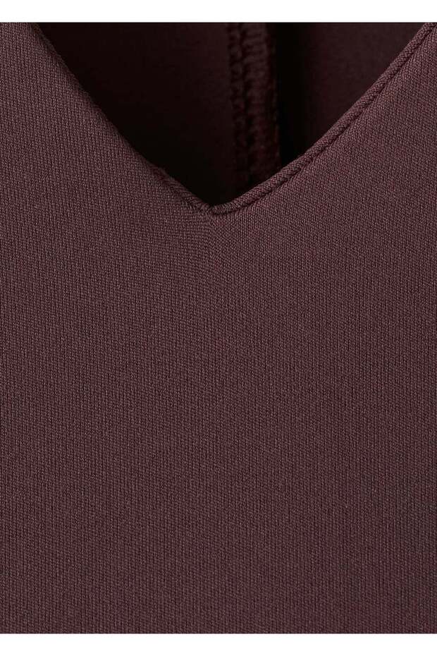 V yaka dar kesim elbise - 5