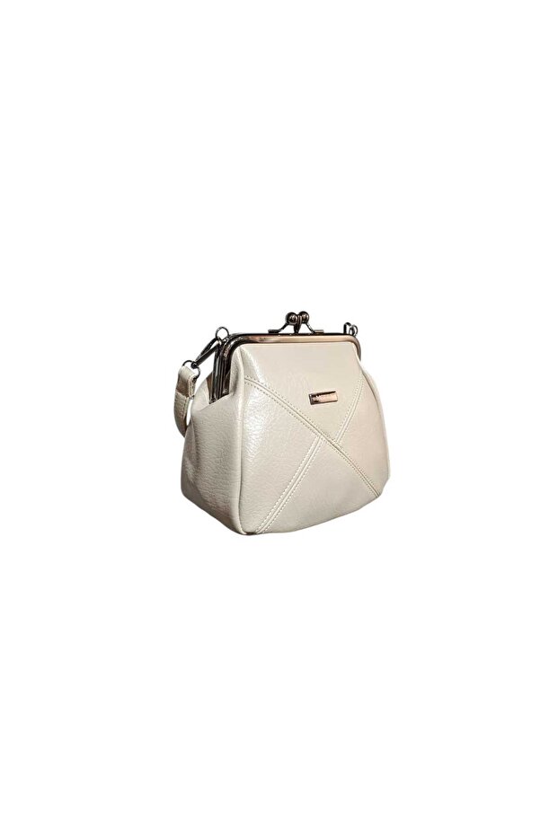 Stylish Bag with a Wonderful Clip Ecru