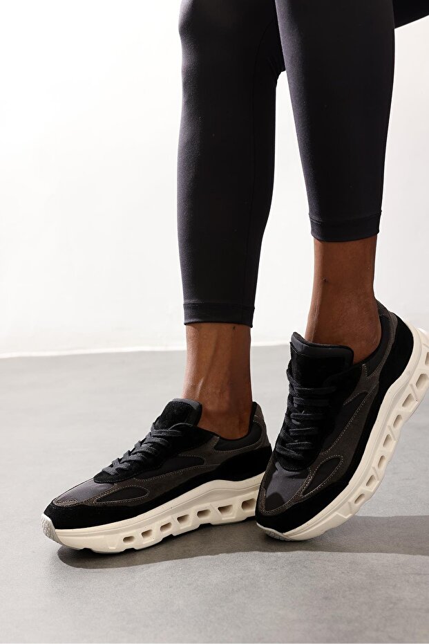 Black Sneaker 24518