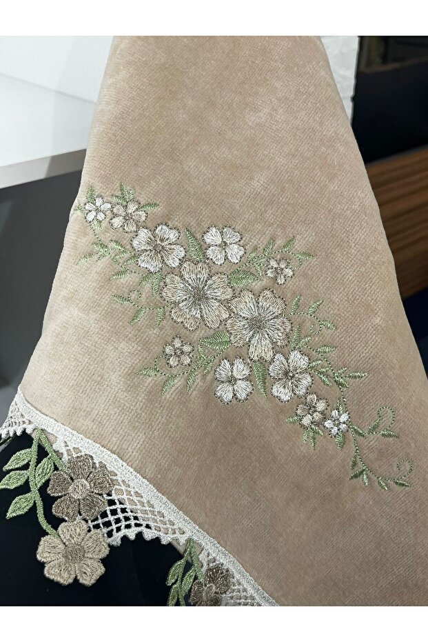 Velvet Embroidered Towel 50 X 90