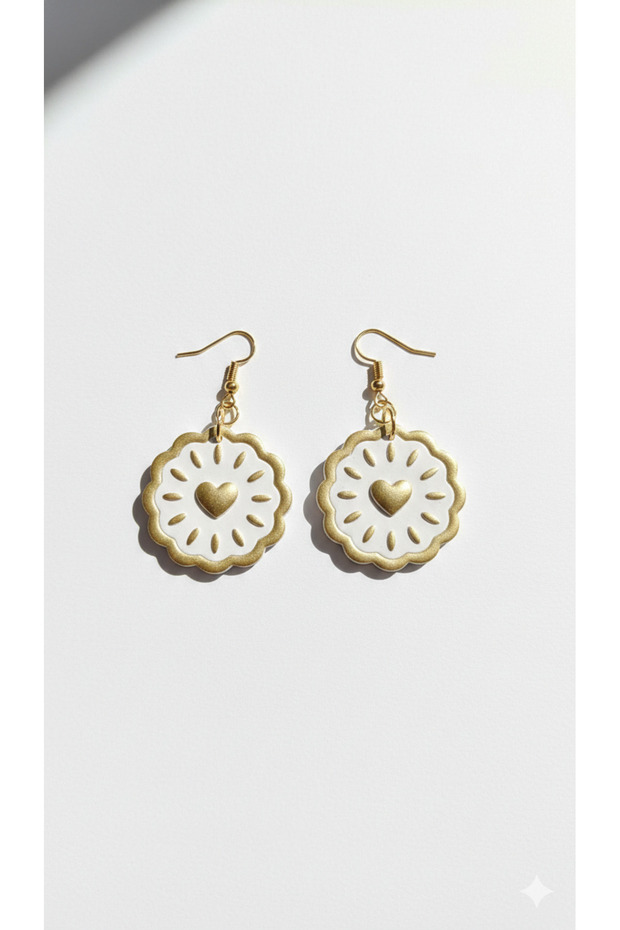 Dorisa Gold Heart Detailed White Lace Form Polymer Clay Earrings