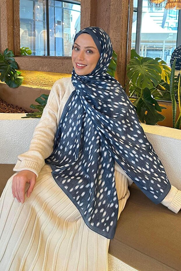 شال ناعم بنمط سيلان باللون النيلي