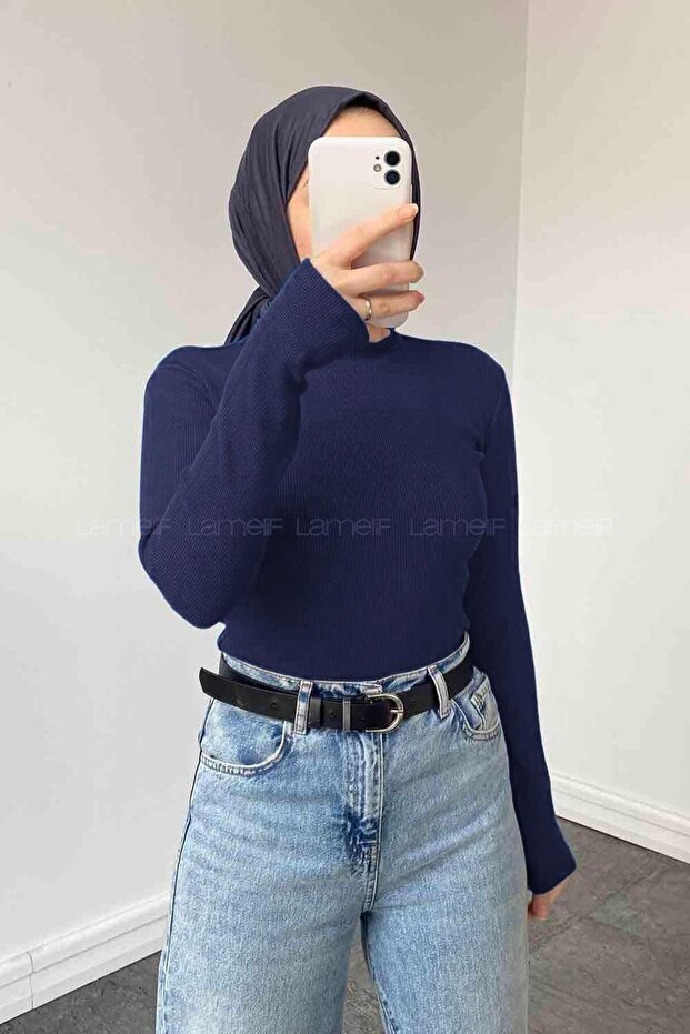 الياقة المدورة مضلع الجسم الأزرق الداكن
