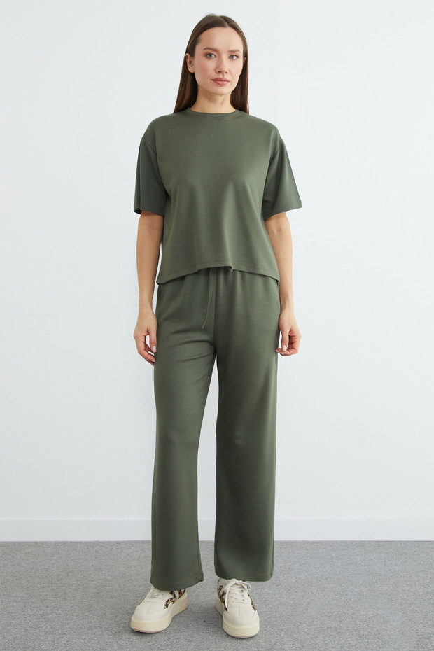 طقم مودال أساسي بأكمام قصيرة مكون من قطعتين - 1