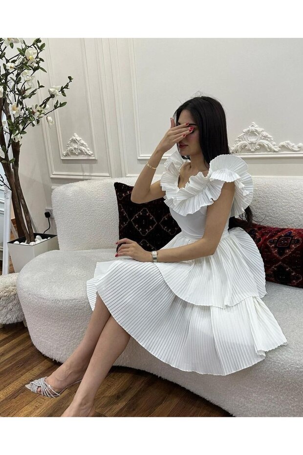Attractive and Calm Dress - 4