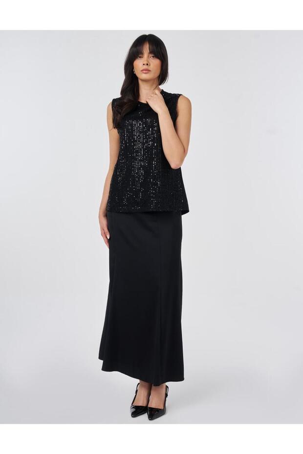 بلوزة مطرزة بالترتر برقبة دائرية باللون الأسود - 2