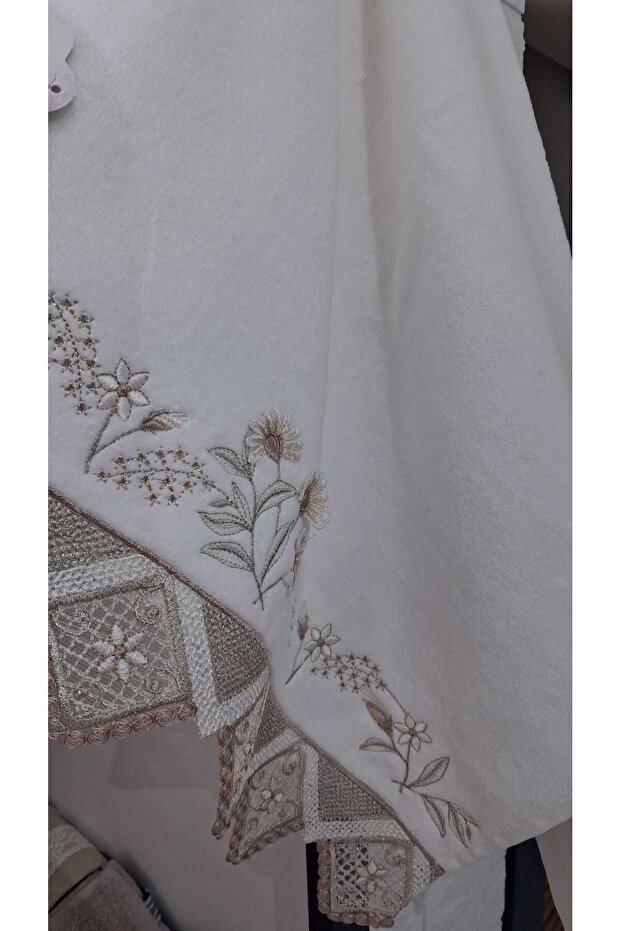 Threedt Velvet Embroidered Towel 50 X 90