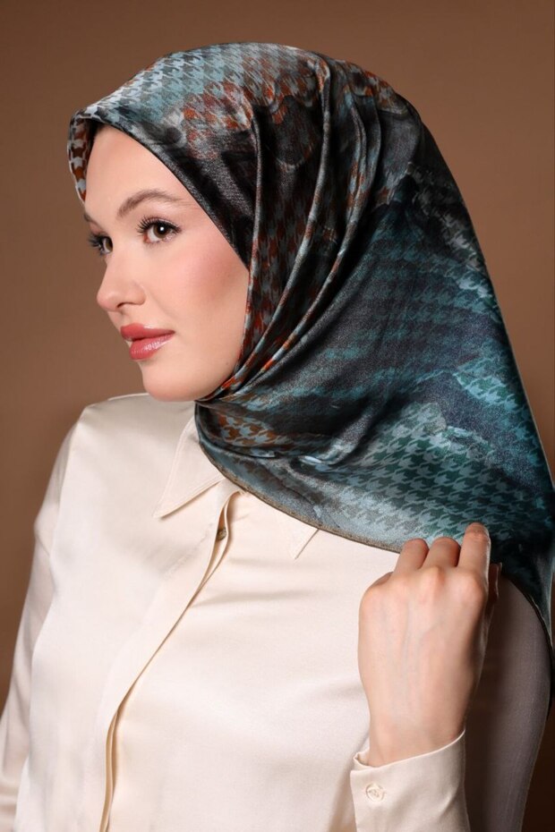 Batik Houndstooth Pattern Sparkling Crystal Scarf - 1
