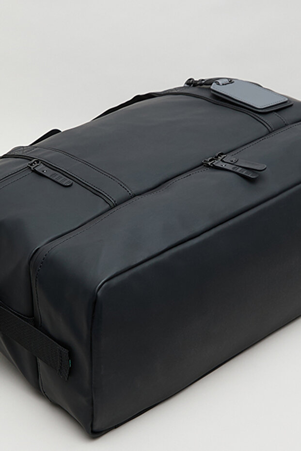 حقيبة رياضية سوداء سادة للرجال - 4
