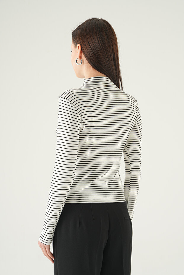 8374A Ριγέ Μπλούζα Μισόλαιμο Λευκό - 5