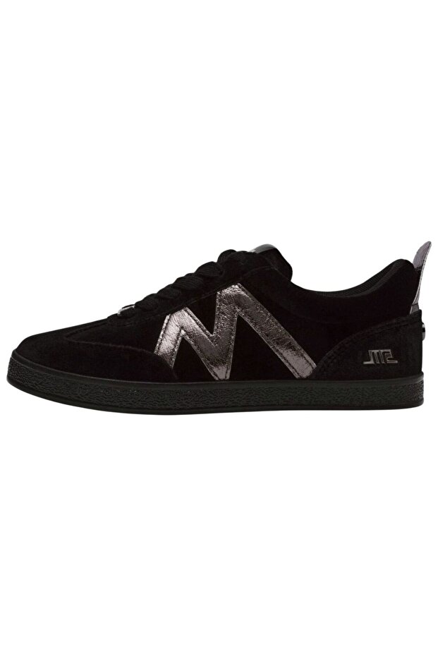 Sneaker - 2