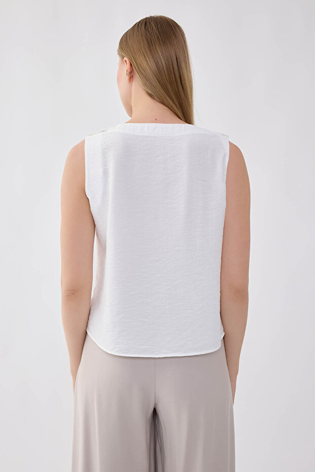 بلوزة بدون أكمام بأزرار على الكتف - 5