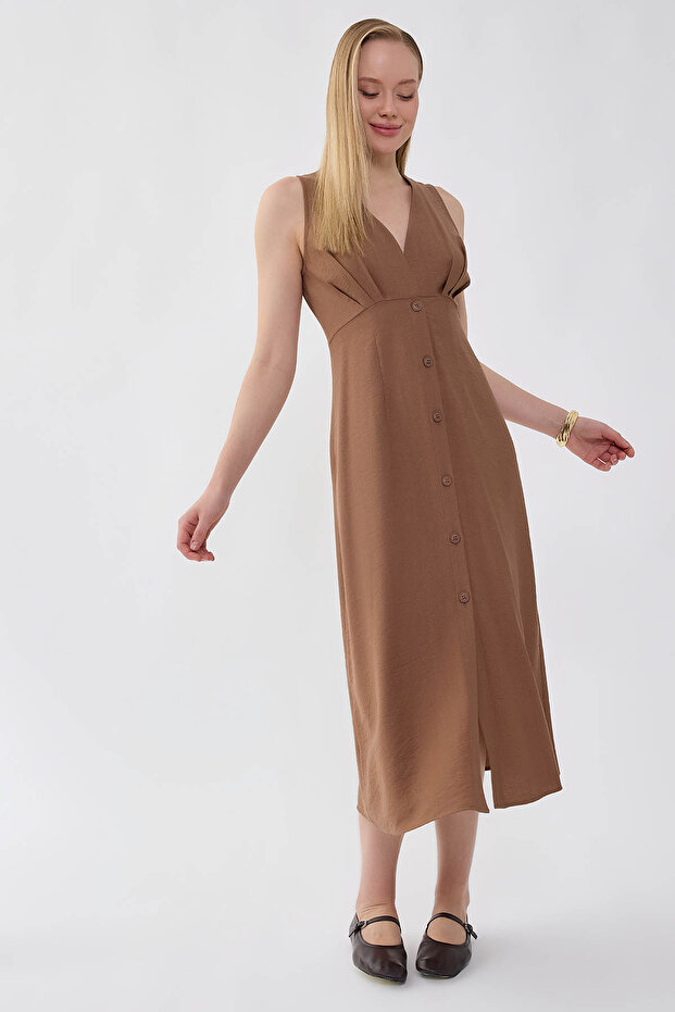 فستان بأزرار على شكل حرف V - 3