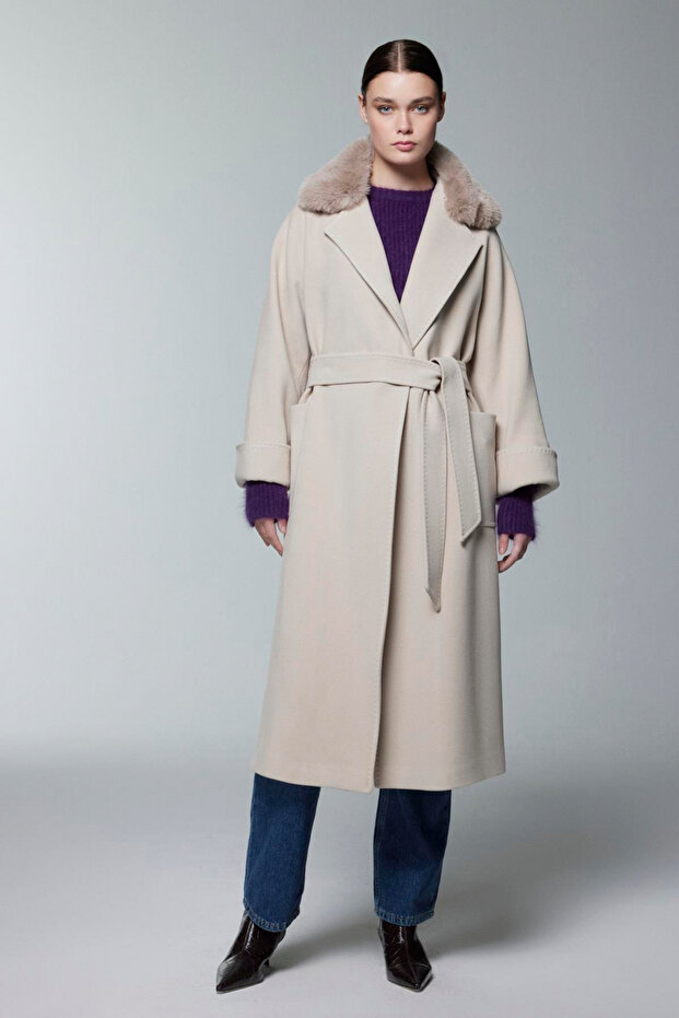 Beige Coat with Fur Collar and Belt Detail 14086