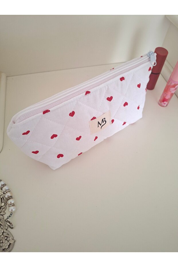 حقيبة أقلام صغيرة بنمط قلب أحمر - 2