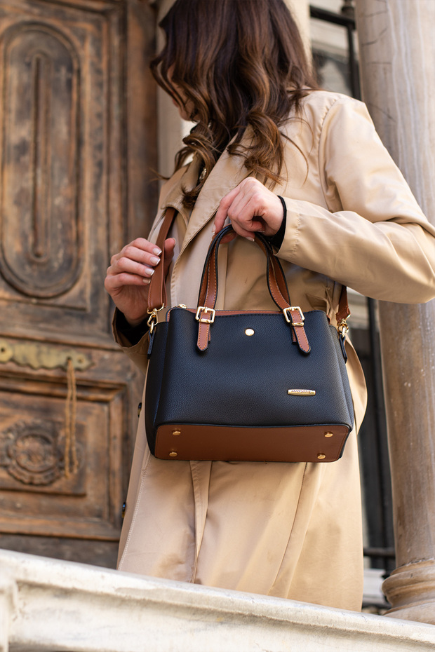Salmet Bag Women's Long Strap 4-Compartment Simple and Stylish Shoulder and Hand Bag with Gold Accessories