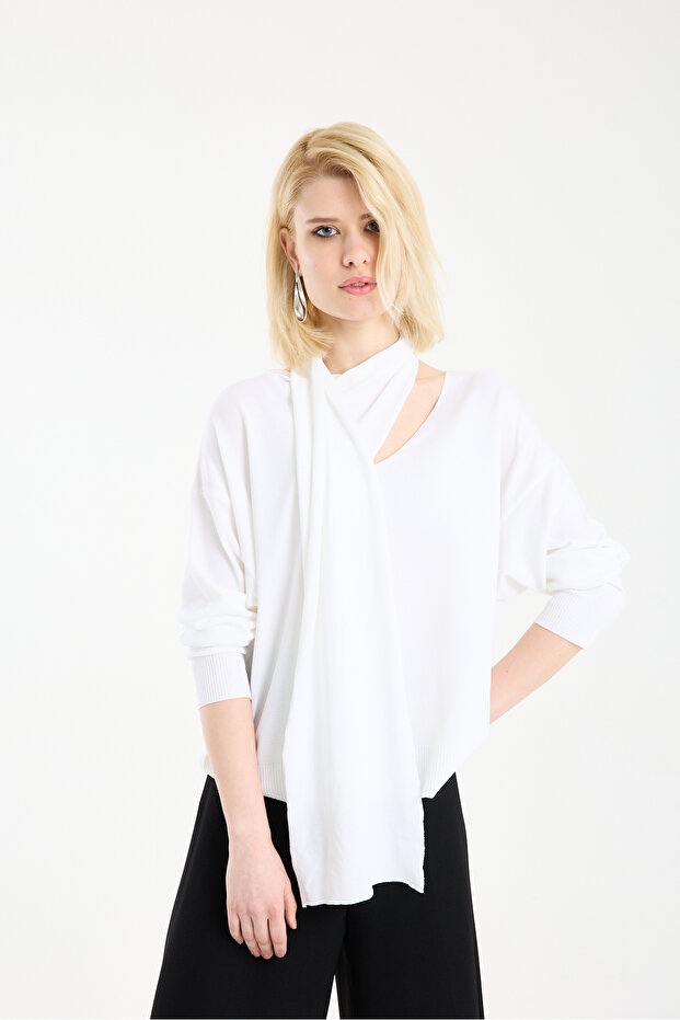 Women's White Scarf Detailed Knitwear Blouse