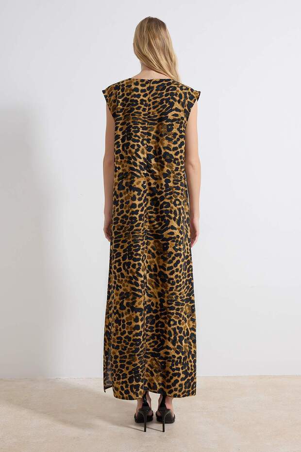 Nasiba Hafiz x Trendyol Collection Siyah Animal Jakar Kolsuz Elbise TCTSS26EB00059 - 5