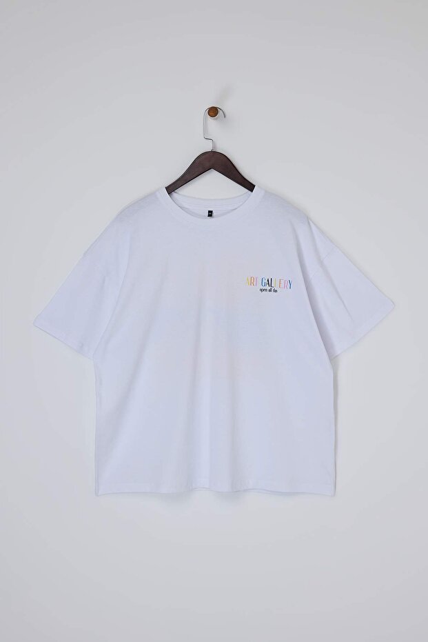Beyaz %100 Pamuk Ön ve Arka Baskılı Oversize Fit Bisiklet Yaka Örme T-Shirt TBBSS26BF00014 - 4