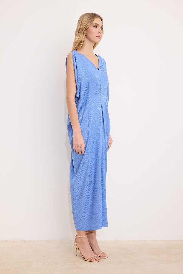 Nasiba Hafiz x Trendyol Collection Mavi Dokuma Jakar Desen Dokulu Elbise Jile TCTSS26EB00060 - 4