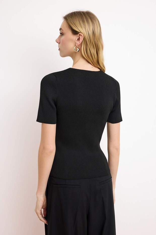 Siyah V Yaka Dantel Detaylı Fitted Fitilli Triko Bluz TWOSS26BZ00124 - 7