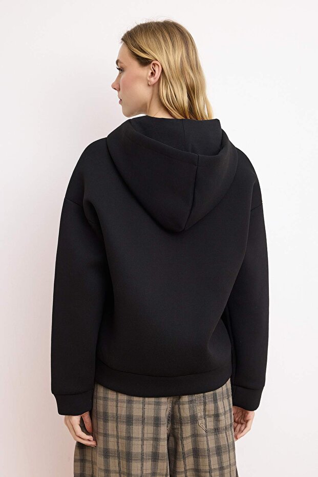 Wardrobe Essentials –Siyah Oversize Kapüşonlu Örme Sweatshirt |TWOAW26SW00018 - 4