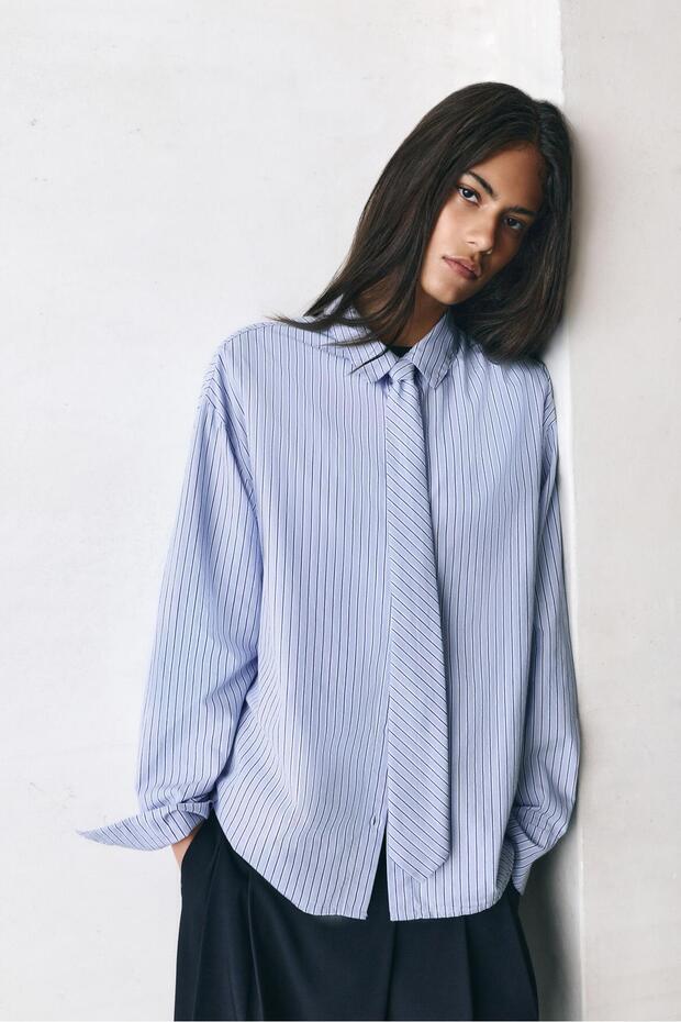 Kravatlı poplin gömlek - 1