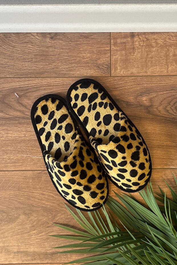 شبشب منزلي مغلق من الأمام بنقشة الفهد من أليس مينك - 2