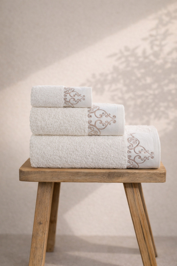 Christina 3 Piece Towel Set 100% Cotton Boxed Turkish Bath Set Dowry Set Luxury Bath Towels
