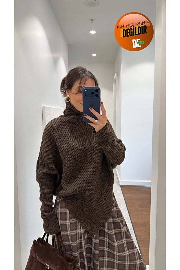 ASYMMETRIC KNIT SWEATER