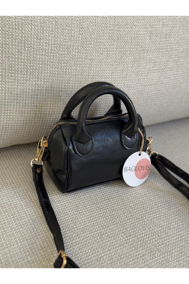 Small Lined Black Hand Bag with Long Strap En17 Boy12