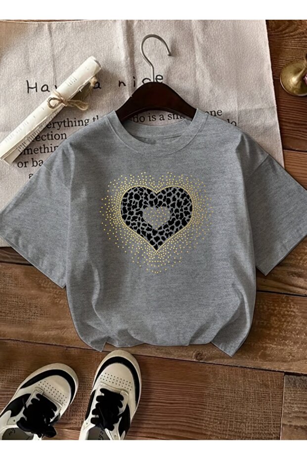 Women's Modern Leopard Heart Design Gray T-Shirt