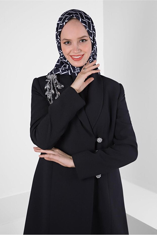 ALVINA وشاح بنمط مربع 8232