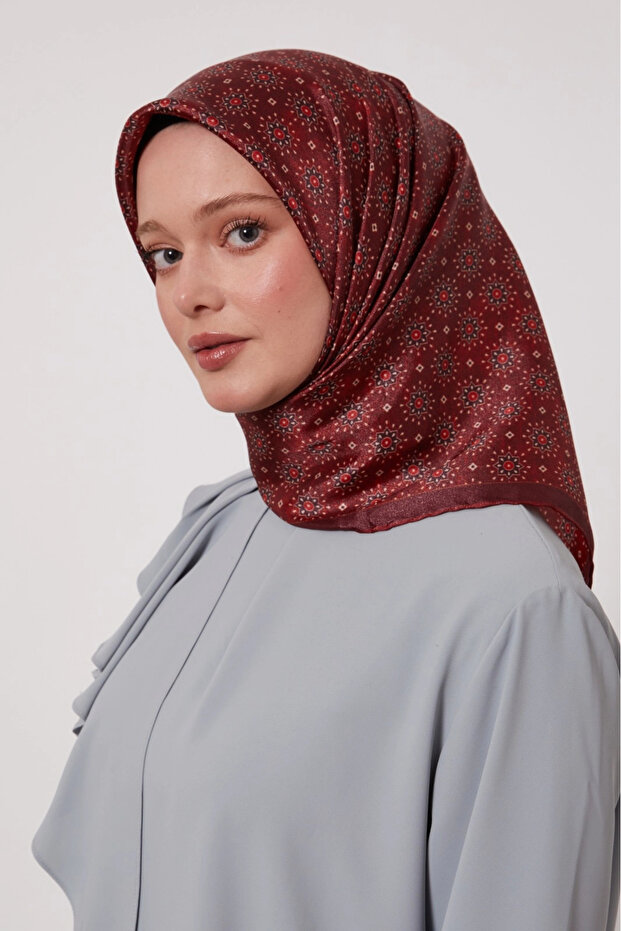 وشاح كريستال D2 أحمر كلاريت