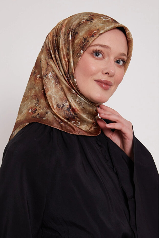 وشاح كريستال D3 بني