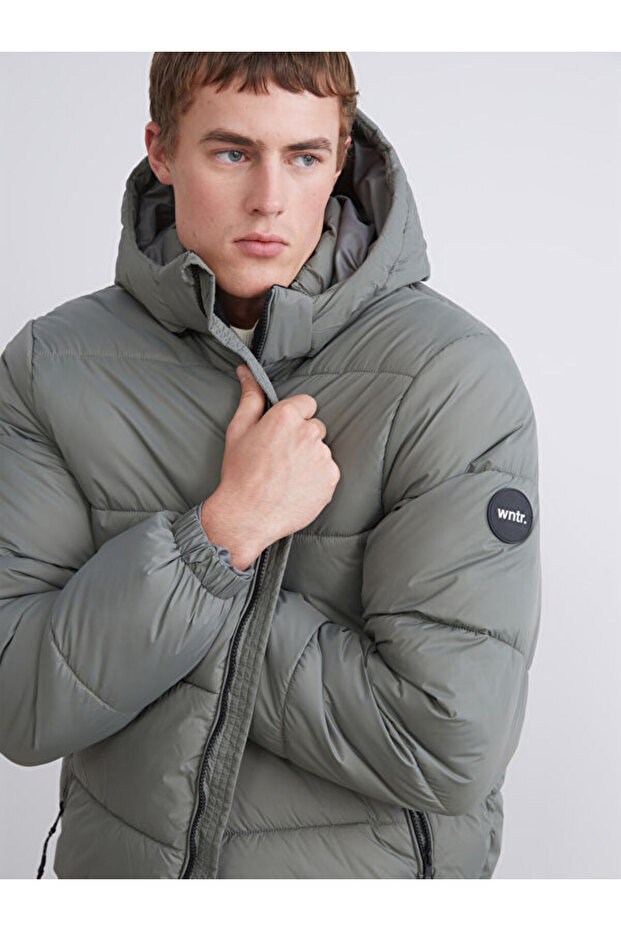 Standardfit Hooded Men's Puffer Coat from Uzg Store for Style Enthusiasts