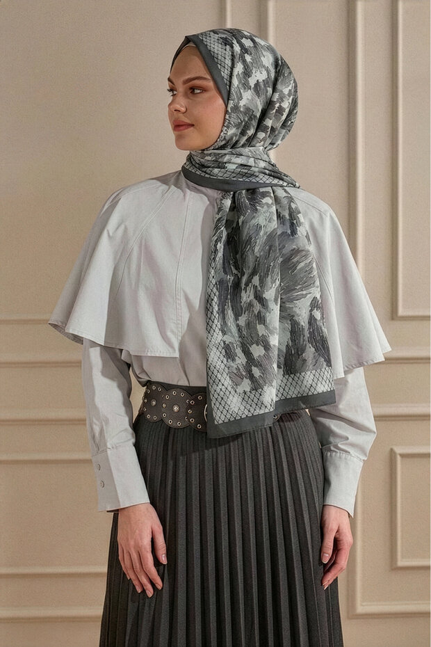 شال عضوي منقوش بلمسة قماشية من أنثراسايت