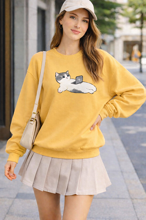 سويت شيرت قطني مطبوع عليه Chill Cat ذو قصة مريحة وياقة دائرية للجنسين