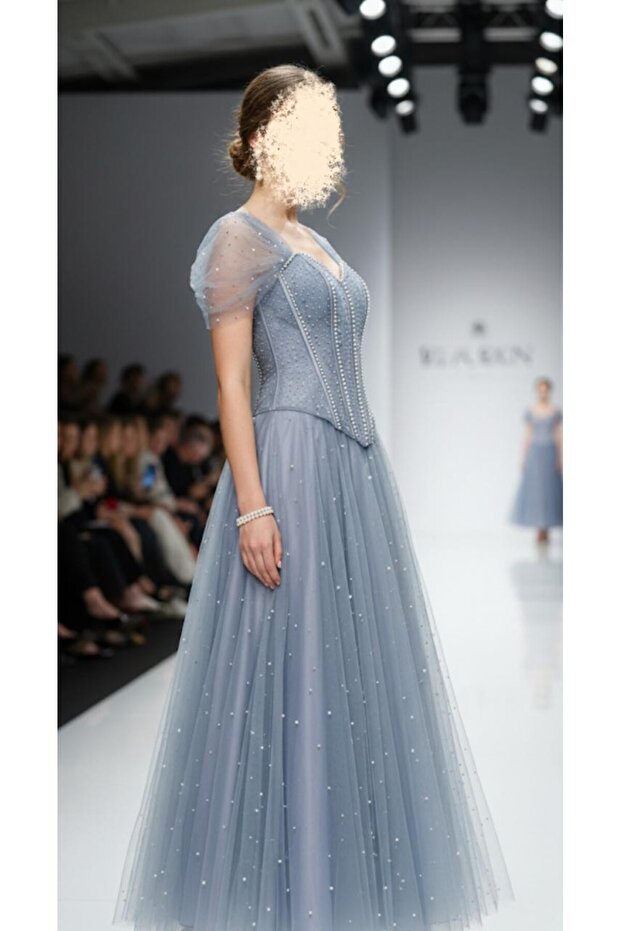 Evening dress with stones