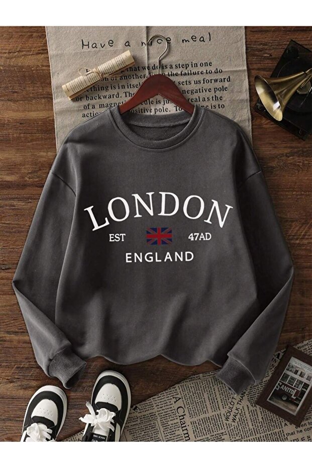Women's London Est Printed Crew Neck Oversize Sweatshirt
