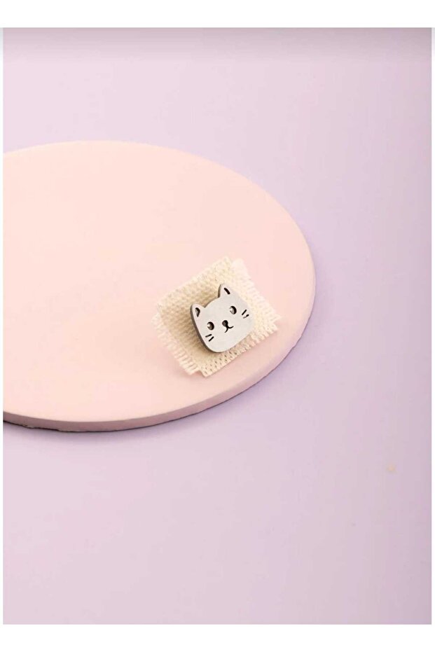 Dream Cut Cat Steel Brooch Pin
