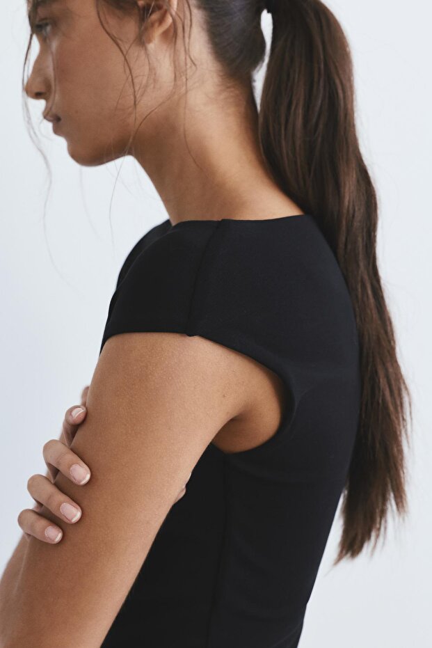 Kısa kollu midi elbise - 3