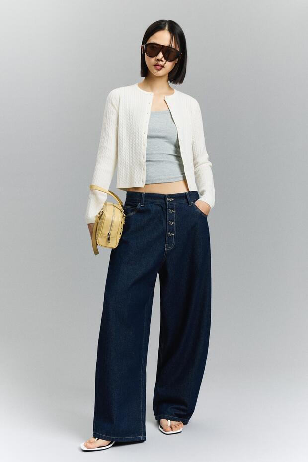 Örgü düğmeli hırka - 1